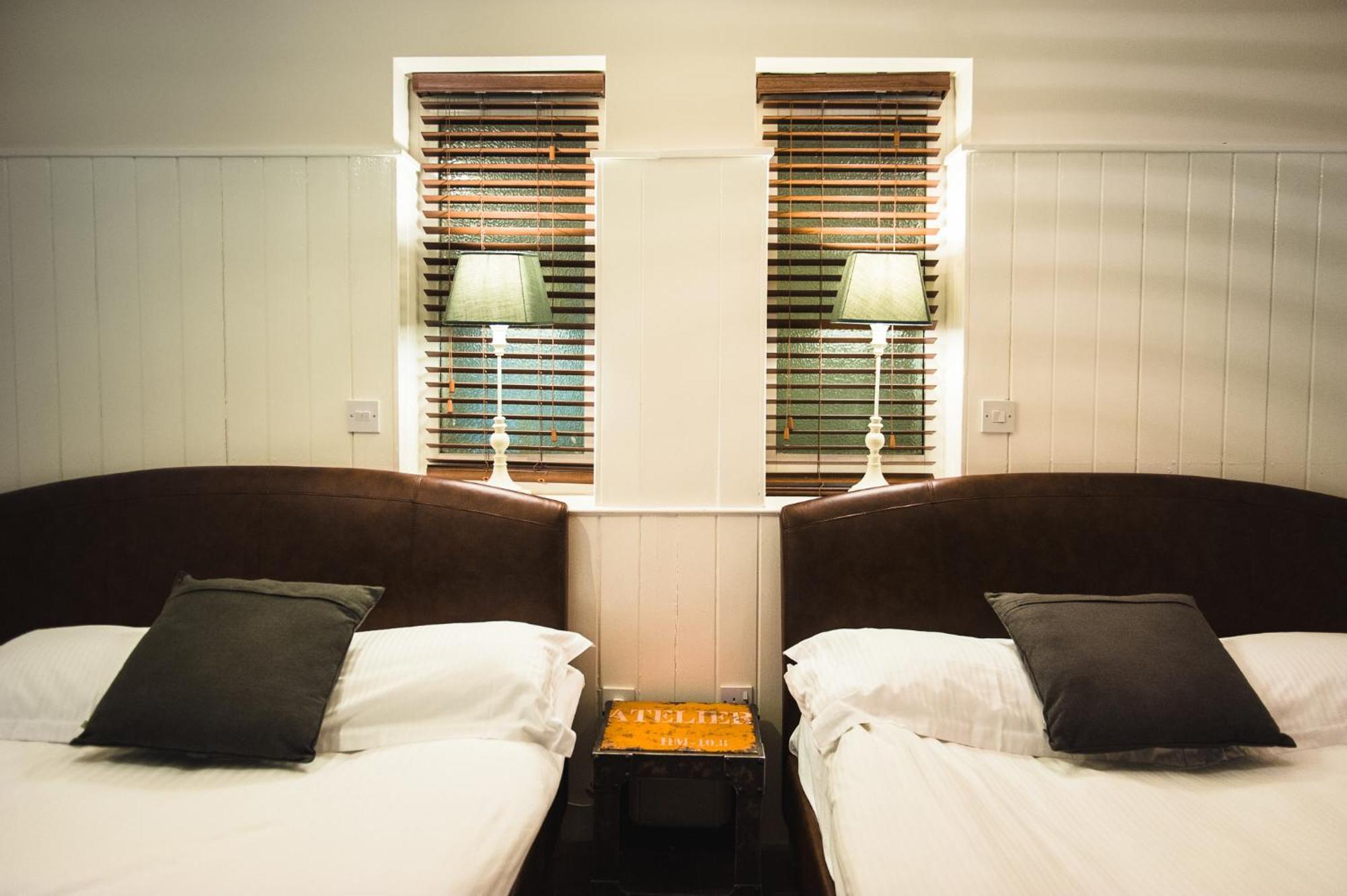 Romneys Apartments & Suites Kendal Bilik gambar