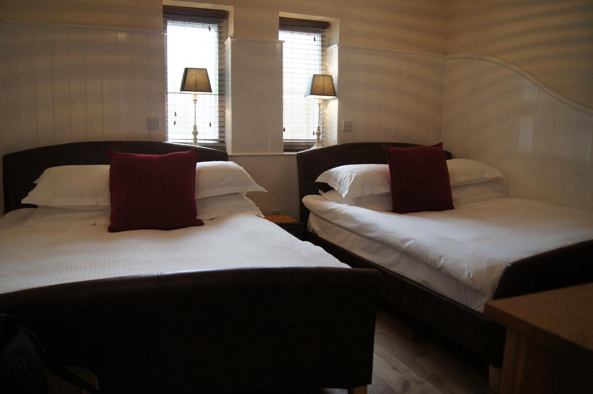Romneys Apartments & Suites Kendal Bilik gambar